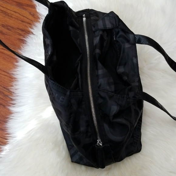 Kenneth Cole Reaction Purse - Picture 8 of 8